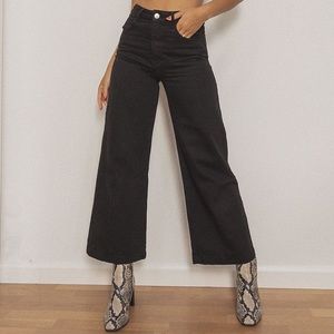 Just Female wide-leg “Calm” black jeans!